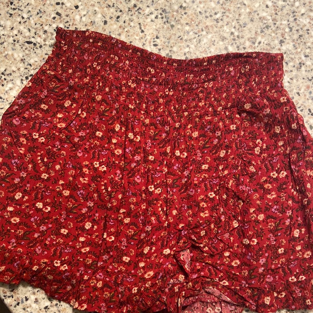 American Eagle medium flower print elastic waste